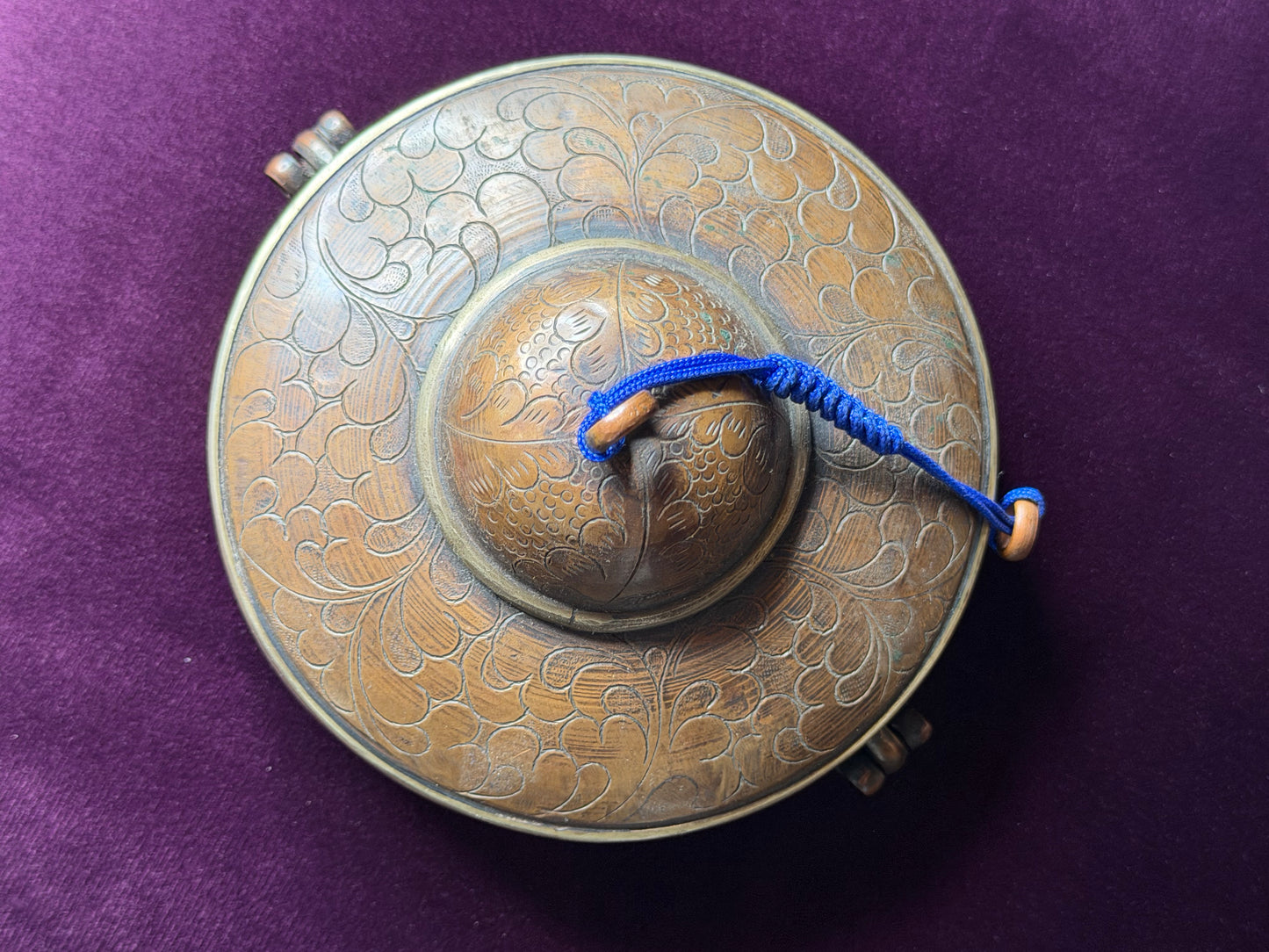 Каратал (тибетский цимбал) в металлическом футляре