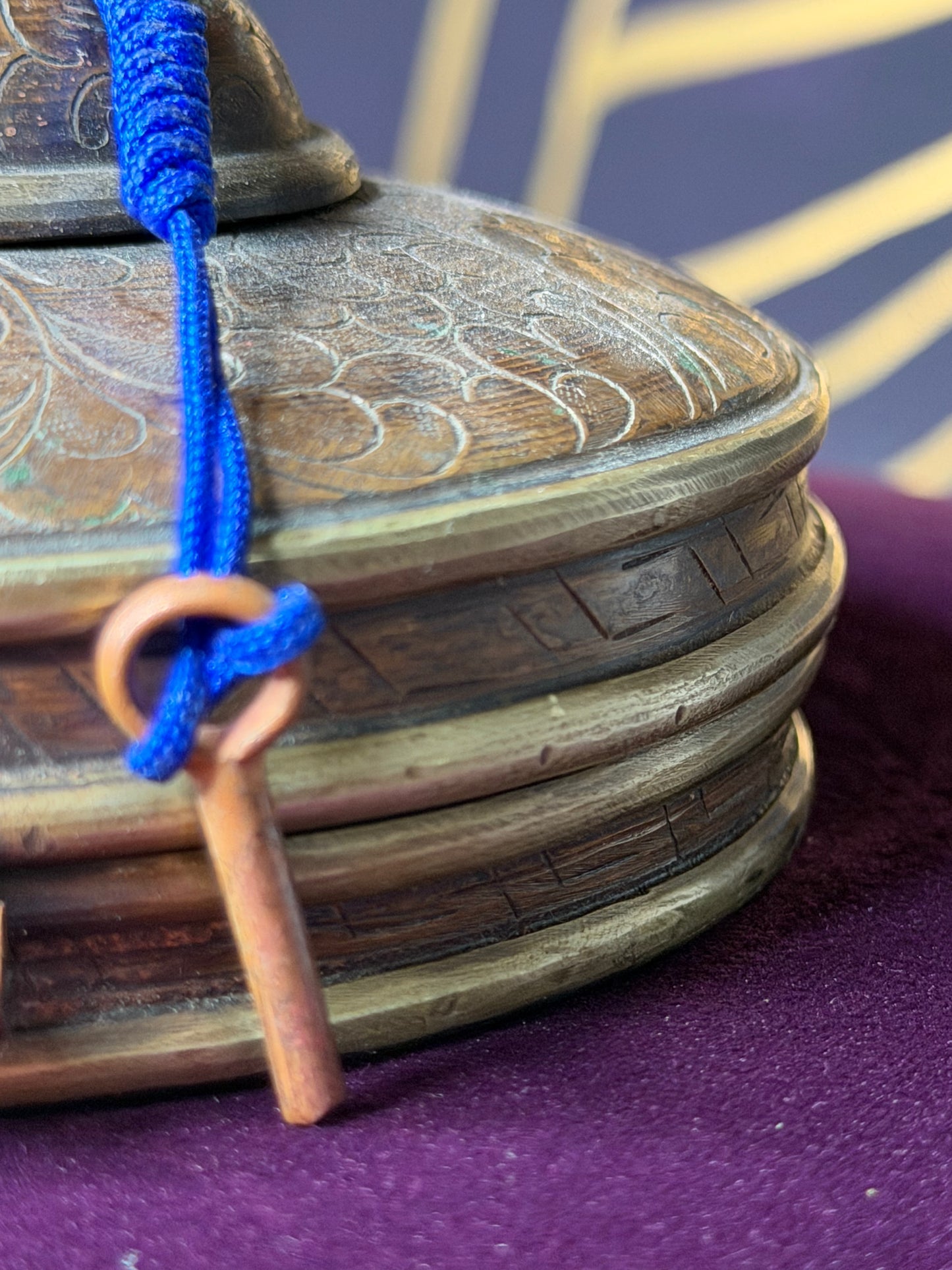 Каратал (тибетский цимбал) в металлическом футляре