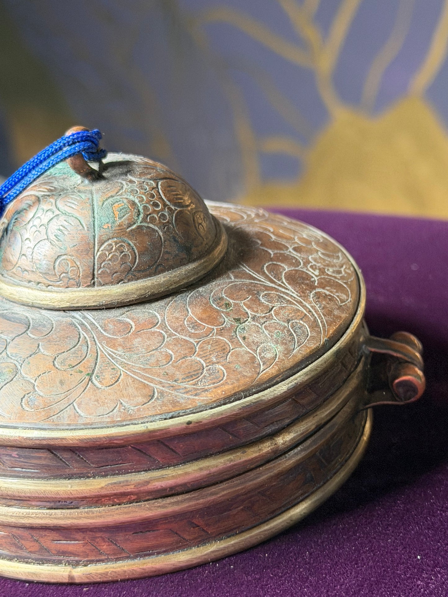 Каратал (тибетский цимбал) в металлическом футляре