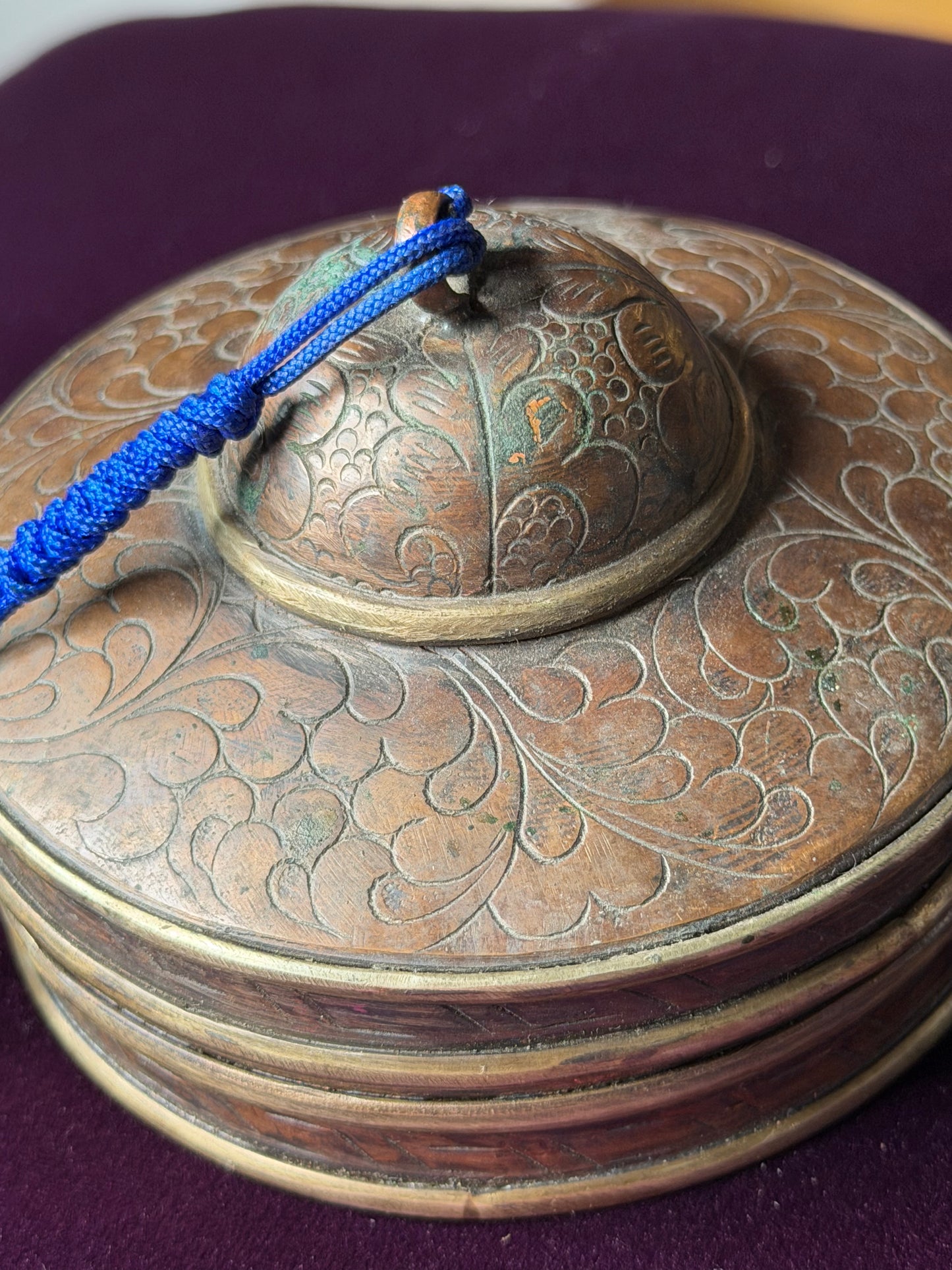 Каратал (тибетский цимбал) в металлическом футляре